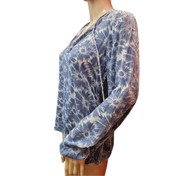 Paige Selmah Floral Burnout Long-Sleeve Blouse in Iced Slate Silk Blend - Picture 5 of 9